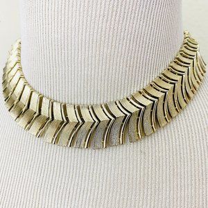 Vintage 1980s Gold Tone Chevron Choker Necklace.